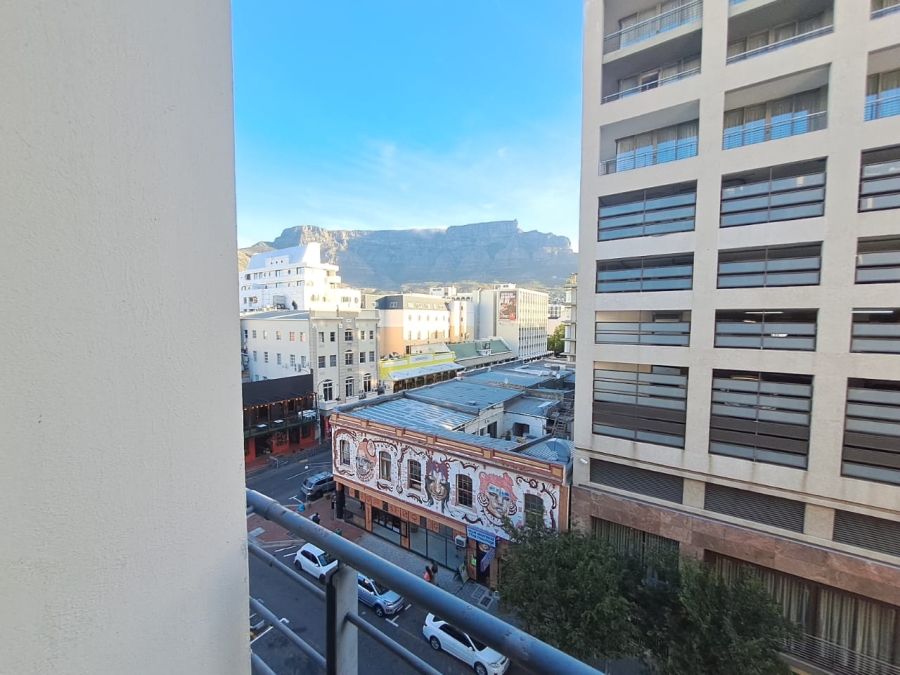 2 Bedroom Property for Sale in Cape Town City Centre Western Cape